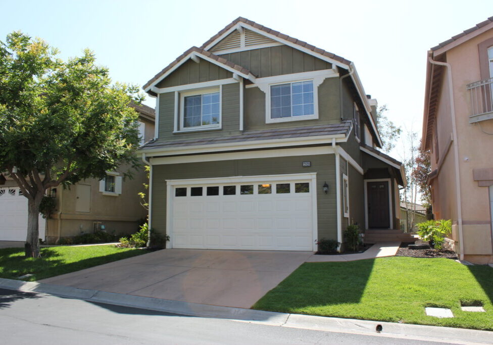 2828 Capella Way Front