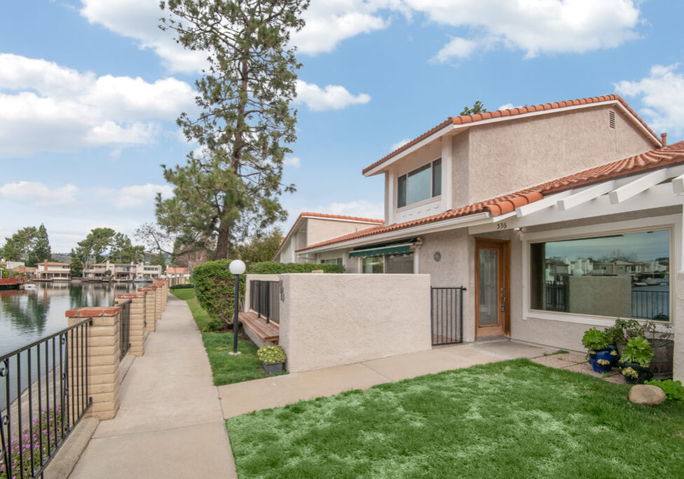536 Chapala Dr frontyard 1
