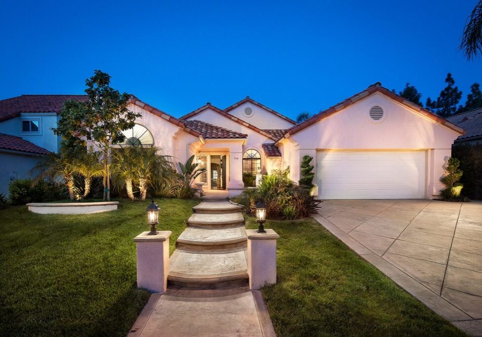 754-cedar-point-pl-twilight-frontyard